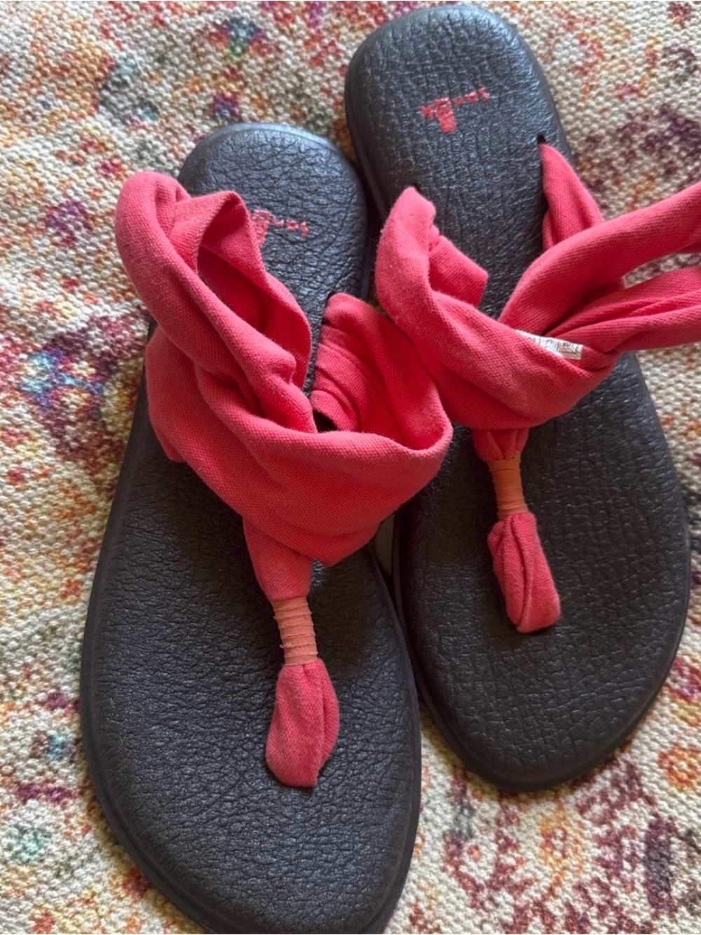 Sanuk Red Knotted Fabric Flip Flops with Black Footbed